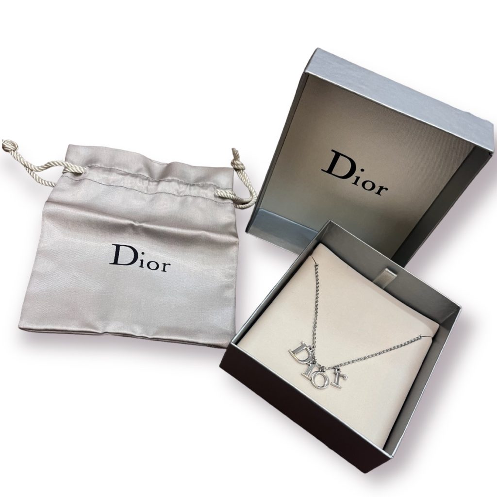 Dior ディオール ロゴネックレス シルバー