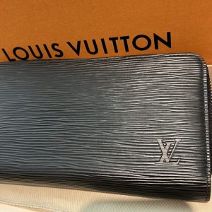 ルイヴィトン　エピ　ジッピー・ウォレット　　長財布