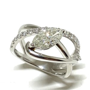 Pt900 ダイヤ付きリング