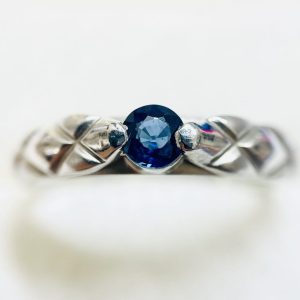 Pt900  サファイア0.33ct付き リング