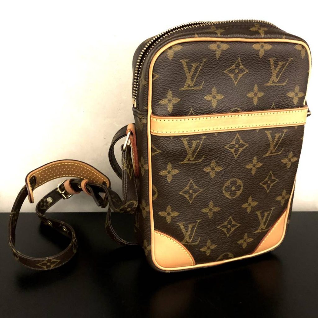 LOUIS VUITTON ショルダーバッグ モノグラム ダヌーブ