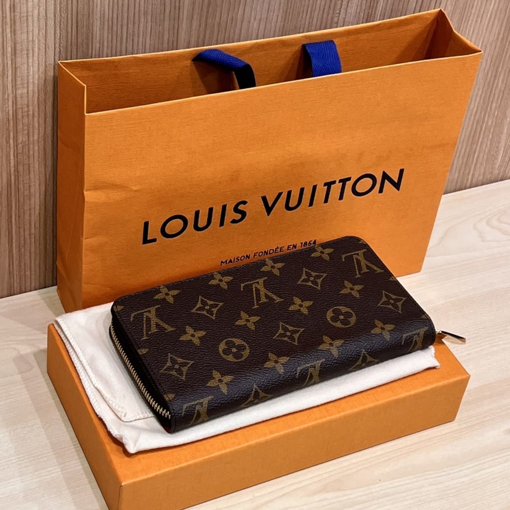 ルイヴィトン ジッピー ウォレット レティーロ モノグラム スリーズ ラウンドファスナー長財布 PVC レザー ブラウン レッド M61854 レディース 中古 ルイヴィトン ジッピーウォレット レティーロ モノグラム 財布 ダミエ