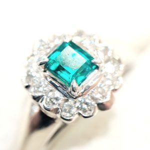 Pt900 エメラルド メレダイヤ リング 0.3ct 0.28ct