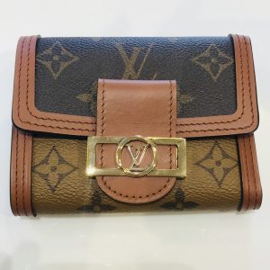 LOUIS VUITTON ポルトフォイユ ドーフィーヌ