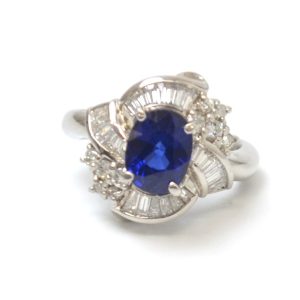 Pt900 サファイア リング