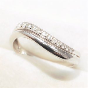 Pt900(プラチナ900）ダイヤリング