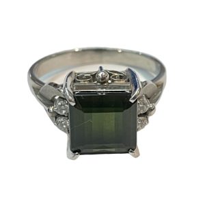 Pt900　グリーントルマリン・メレダイヤ付きリング