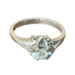 Pt900　ダイヤモンド付　リング