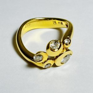 K18/18金 ダイヤ0.34ct 他4つ 0.402ct リング