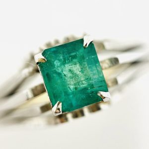 K14WG エメラルド0.8ctリング