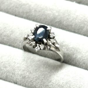 Pt900 サファイア メレダイヤ付きリング