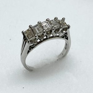 Pt900 メレダイヤ付きリング