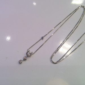 K18WGダイヤ付きネックレス