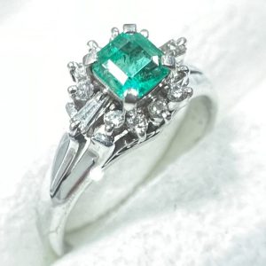 Pt850 エメラルド リング