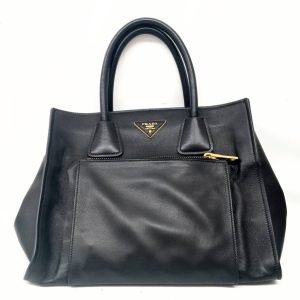 プラダ ショルダーバッグ