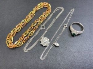 貴金属お買取致しました買取専門店さすがや立川南口店です。