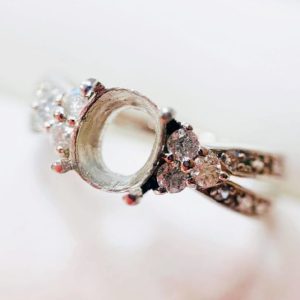 Pt900(プラチナ900) メレダイヤ付きリング