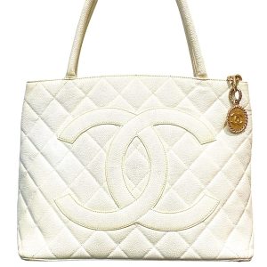 CHANEL 復刻版ミディアムトート マトラッセ キャビアスキン