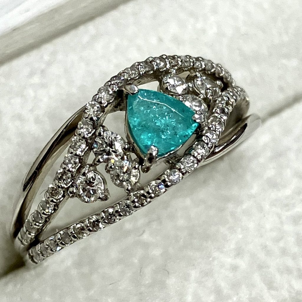 Pt900 パライバトルマリン&メレダイヤ付きリングの買取実績 | 買取専門  