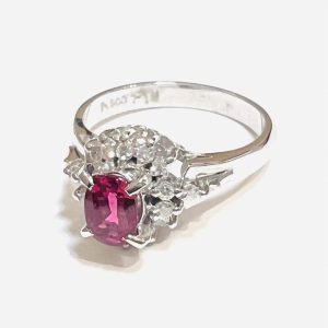 Pt900 ルビー0.80ct メレダイヤ0.19ct リング