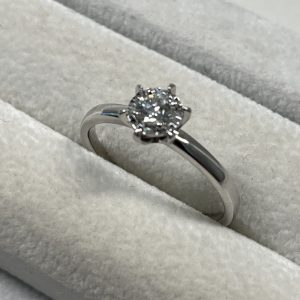 ダイヤモンド付K18WGリング