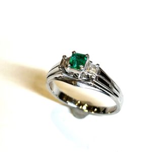 Pt900 エメラルドリング