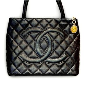 CHANEL　シャネル　ミディアムトート　復刻版　キャビアスキン