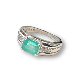 Pt900 エメラルド メレダイヤ リング