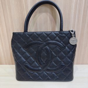 シャネル 復刻トート ブラック キャビアスキン