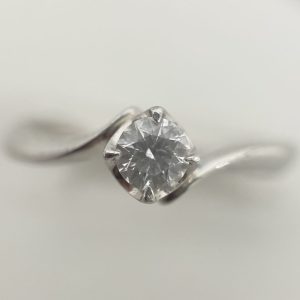 Pt900 0.53Ct ダイヤモンド リング