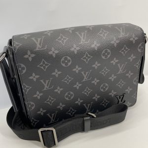 LOUIS VUITTON ルイヴィトン ディストリクト
