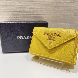 プラダ / 3つ折り財布
