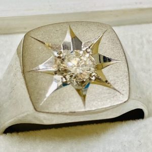 Pt850 ダイヤモンド0.35ct 印台リング