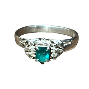 Pt900 エメラルド リング