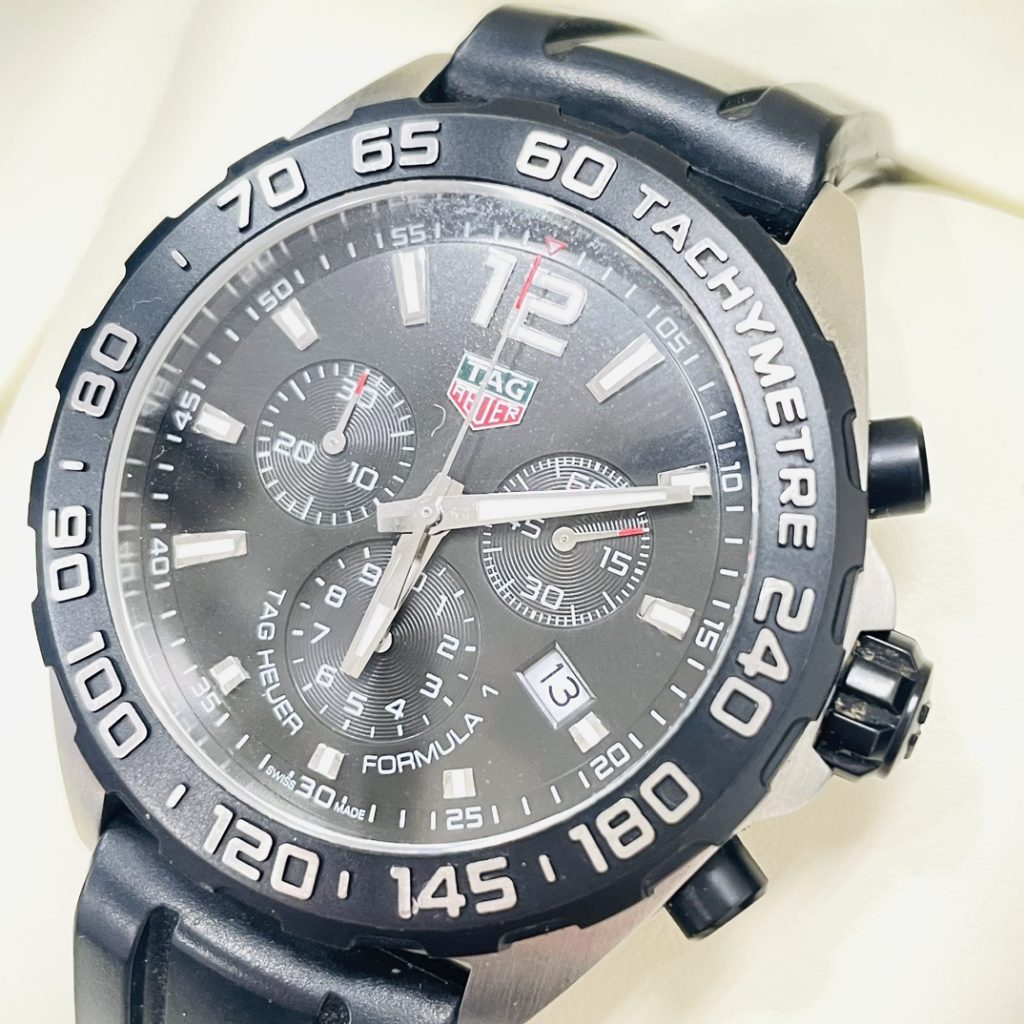 TAG Heuer タグホイヤー フォーミュラ1 ブラック文字盤 メンズ クォーツ ラバーベルト 腕時計 CAZ1010