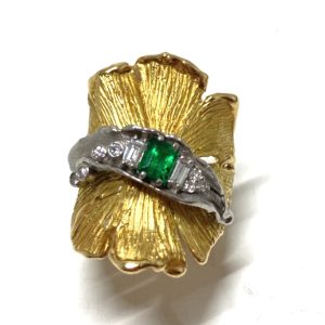 K18エメラルド、メレダイヤ付きリング