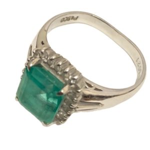 Pt900 エメラルド 2.5ct  リング