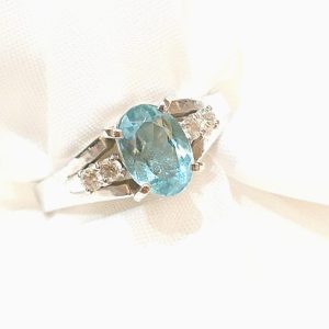 Pt900 ブルートパーズ メレダイヤ付き リング