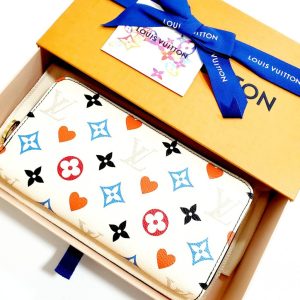 LOUIS VUITTON ルイヴィトン ゲームオン ジッピーウォレット