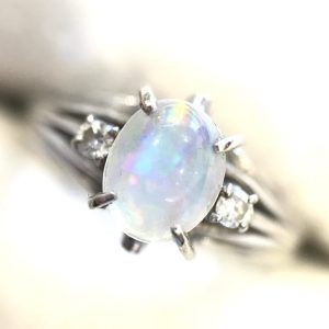 Pt900 リング ホワイトオパール ダイヤモンド