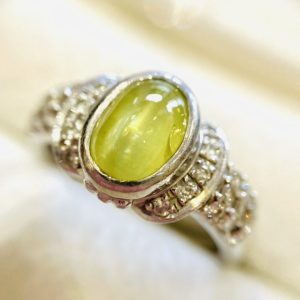 Pt900 キャッツアイ2.56ct メレダイヤリング