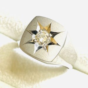 PT900 プラチナ ダイヤ　後光留め 印台　