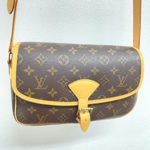 LOUIS VUITTON ルイヴィトン ショルダーバッグ ソローニュ モノグラムM42250