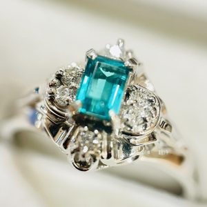 Pt900(プラチナ900) エメラルドリング