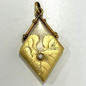 K18 メレダイヤモンド付きトップ