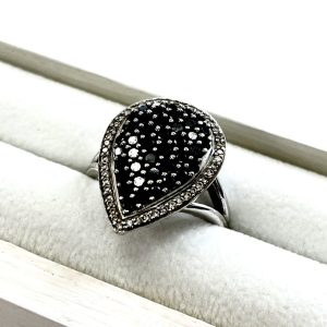 K18WG ブラックダイヤモンドリング 1.5ct