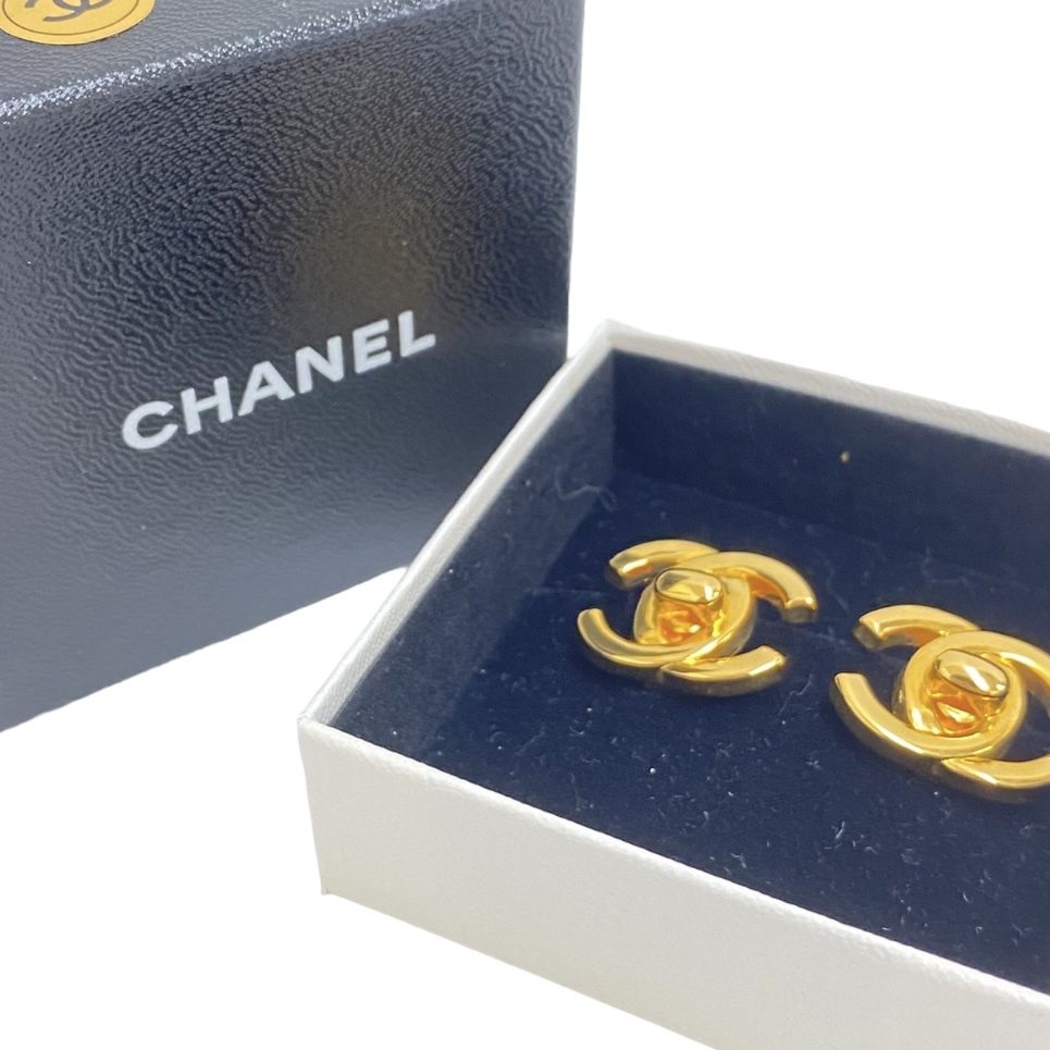 CHANEL ココマーク ピアス