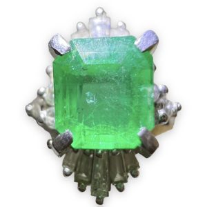 Pt900　エメラルド・メレダイヤ付きリング