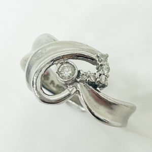 Pt850 メレダイヤ0.1ct付きリング