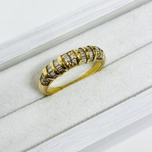 K18 18金 メレダイヤ付きリング